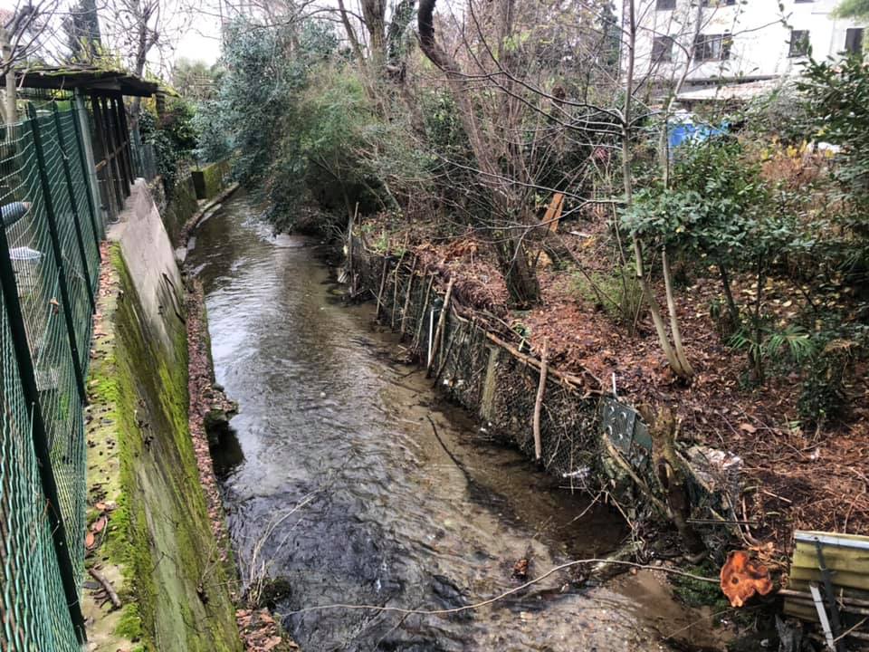 Arona iniziati i lavori di rifacimento degli spondali del Vevera