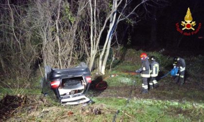 Arona incidente in via Belvedere: auto ribaltata