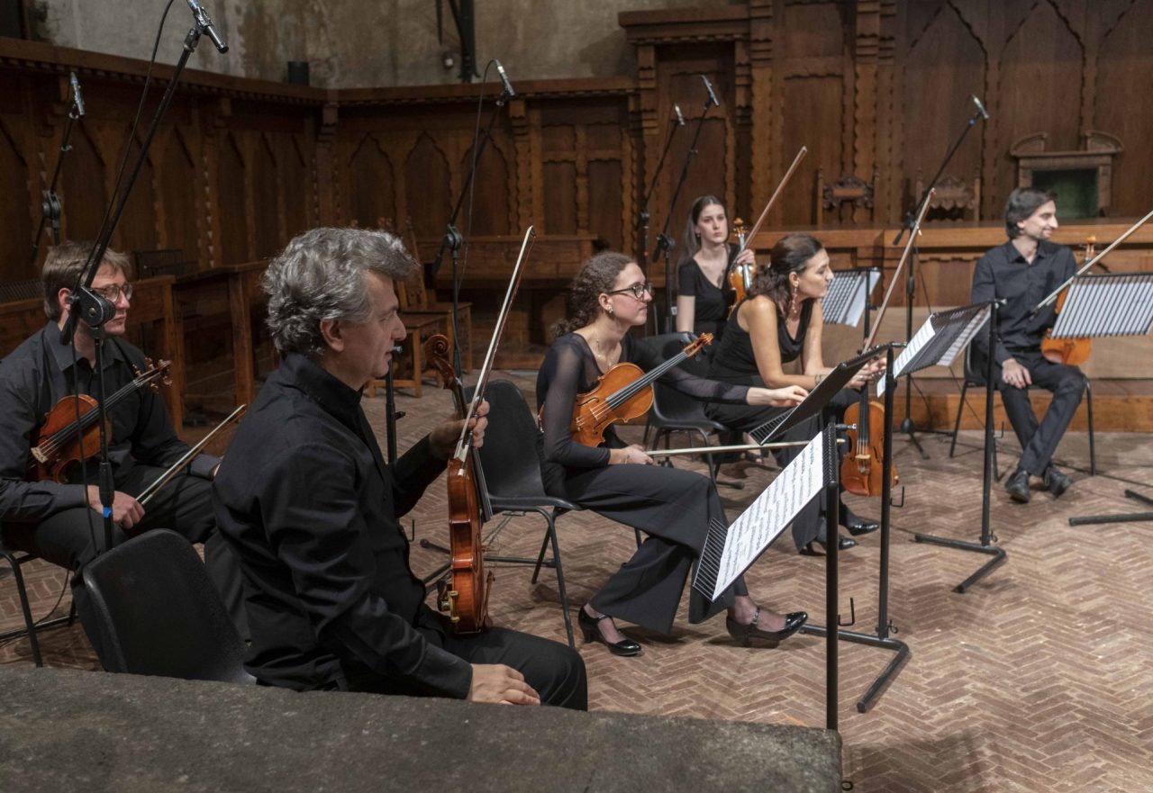 Capodanno in compagnia del Teatro Coccia: Nessun dorma su youtube
