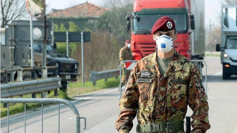 Domani arrivano le fiale del vaccino della Pfizer, saranno protette e distribuite dall’Esercito
