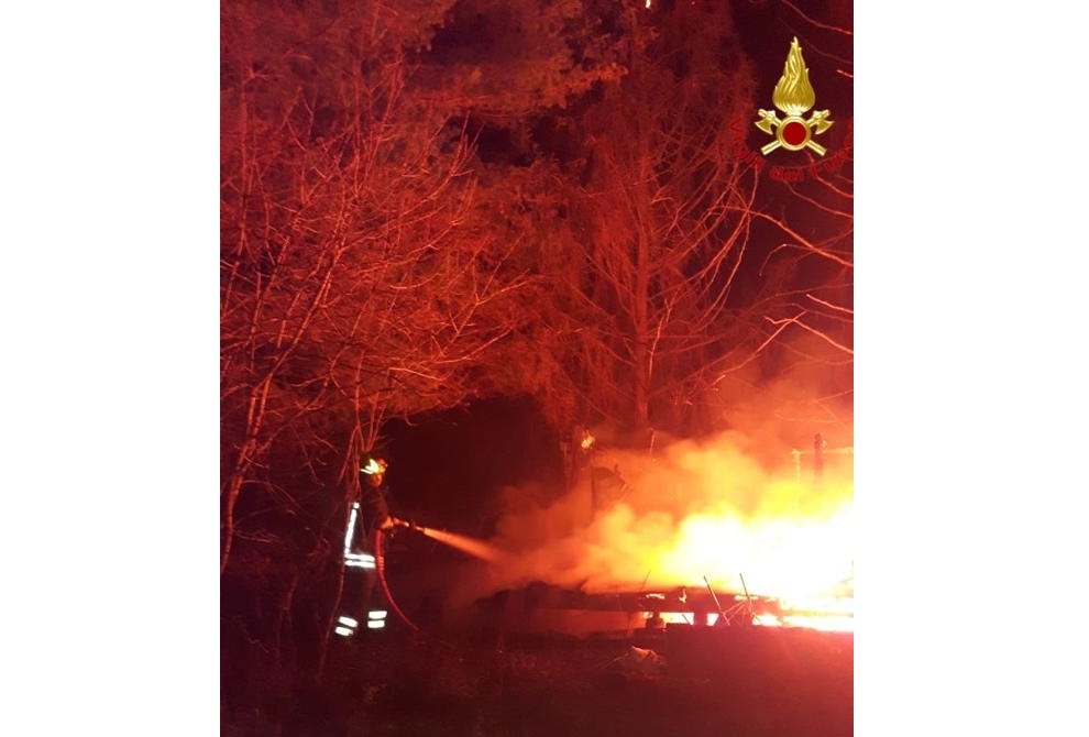 Cavaglietto ricovero attrezzi a fuoco