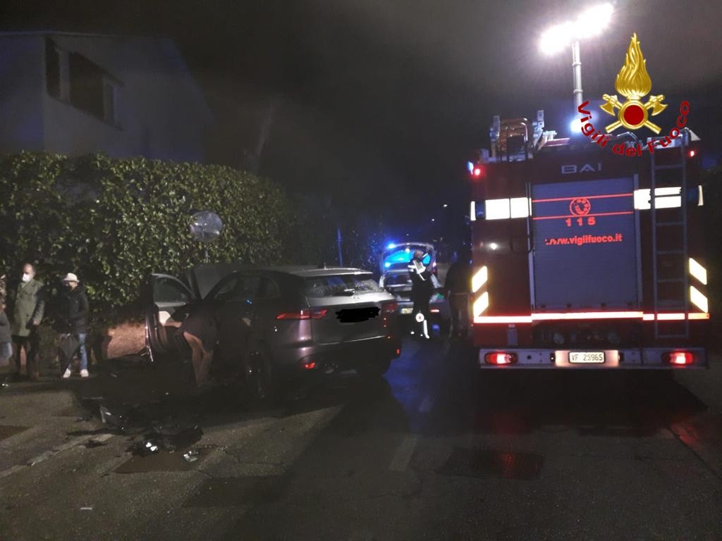 Incidente a Castelletto: coinvolte tre auto