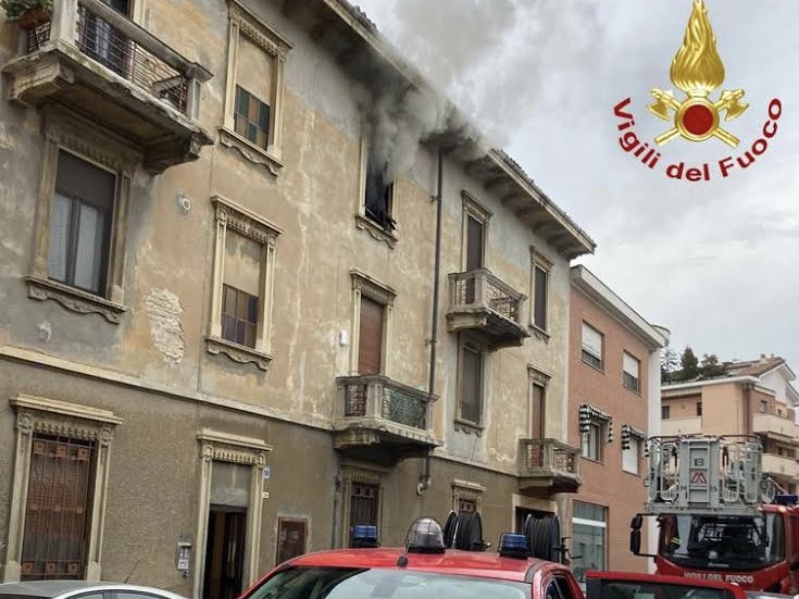 Novara appartamento a fuoco in via Melchioni