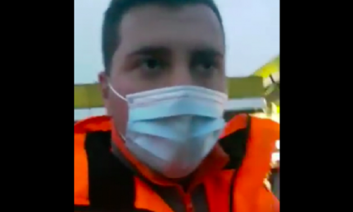 Multato per l’auto parcheggiata con finestrino abbassato: la rabbia di un operaio