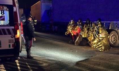 Ragazzini stranieri (afghani) nascosti su un Tir, li trova la Polizia