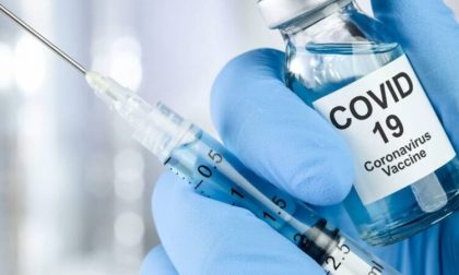 Le aziende potranno vaccinare i loro dipendenti (e familiari): da oggi le adesioni