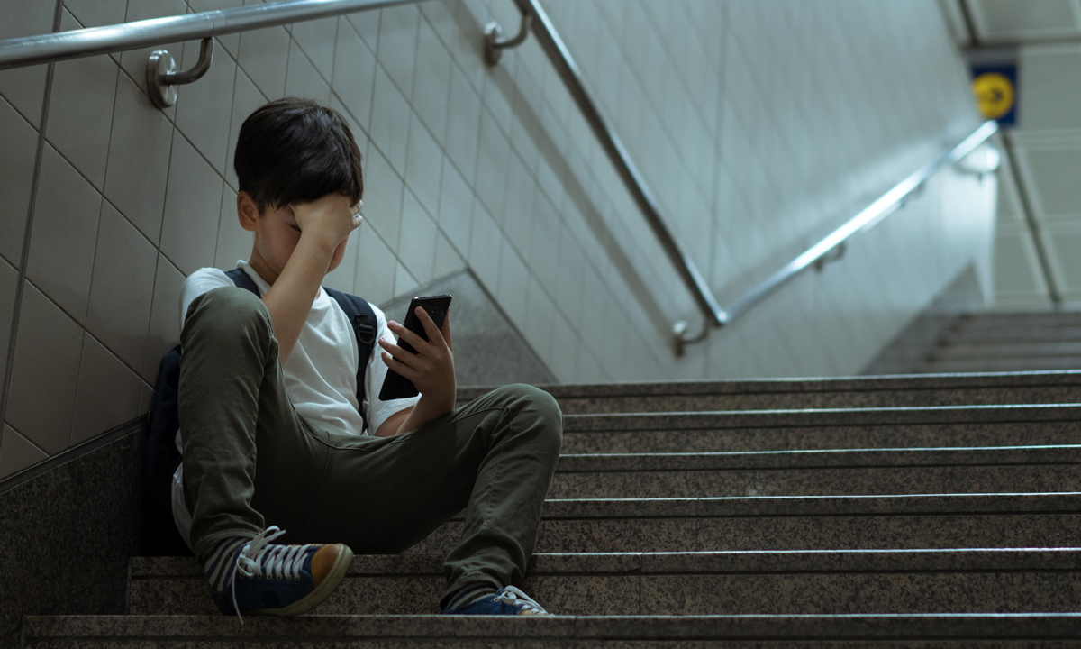 Lotta al cyberbullismo e patentino per lo smartphone: si pensa a una “regia regionale”