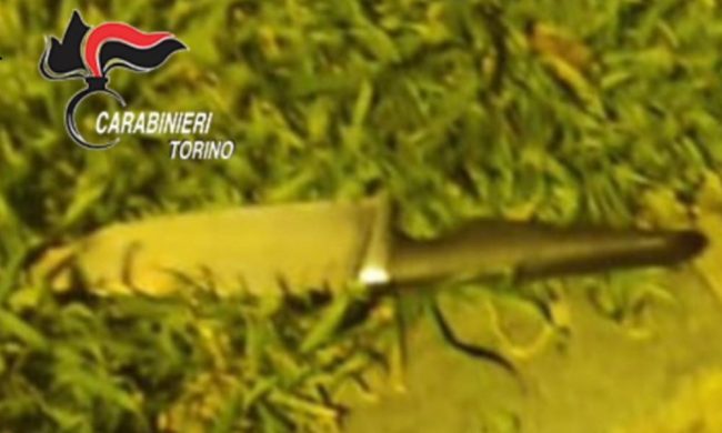 Torino accoltella l’ex fidanzata in strada: arrestato per tentato omicidio