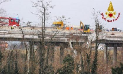 Cantiere sull’autostrada: cede un’impalcatura e due operai precipitano