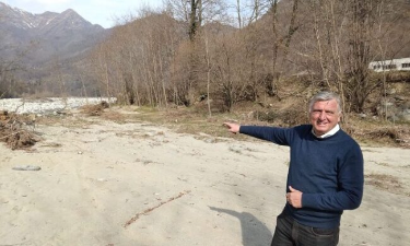Lungo il Sesia rinasce la spiaggia per nudisti spazzata via dall’alluvione