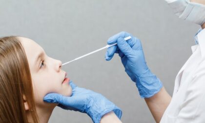 Ritorno a scuola, l’ipotesi: tamponi a tutti, anche negli asili
