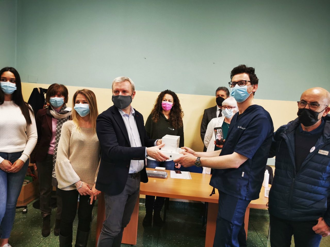 Il comune di Oleggio dona un ecografo all’Usca di Arona