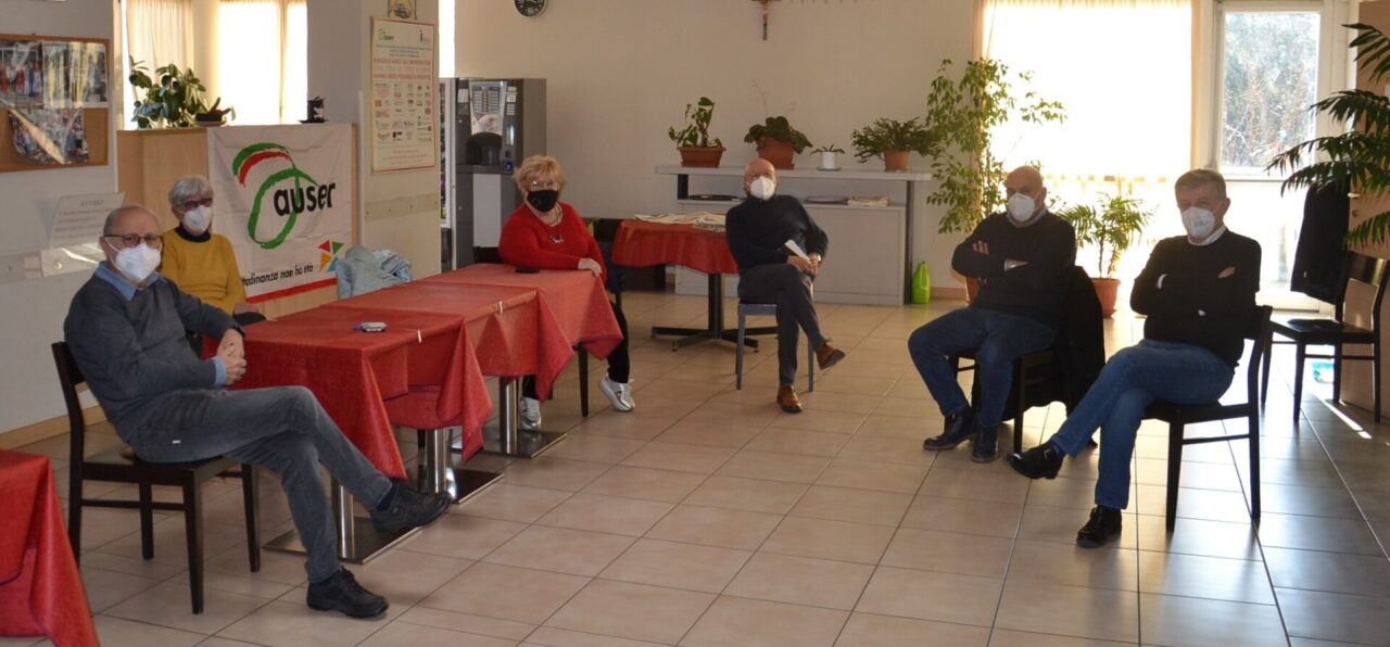 Borgomanero avvia un servizio di supporto nella prenotazione dei vaccini