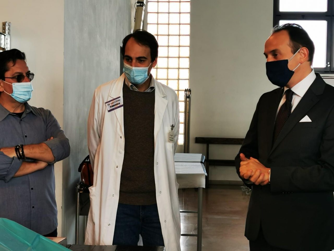 Il Presidente Cirio in visita al centro di vaccinazioni di Borgomanero