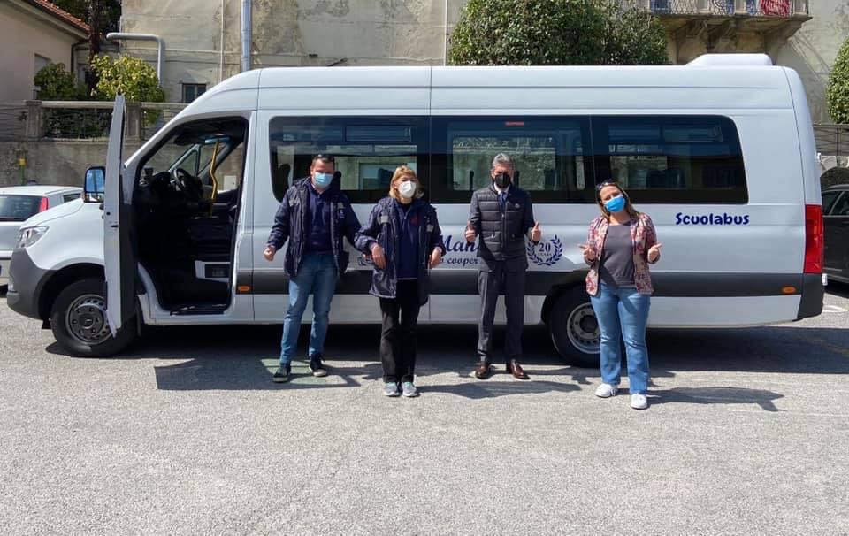 Nuovo scuolabus in servizio ad Arona