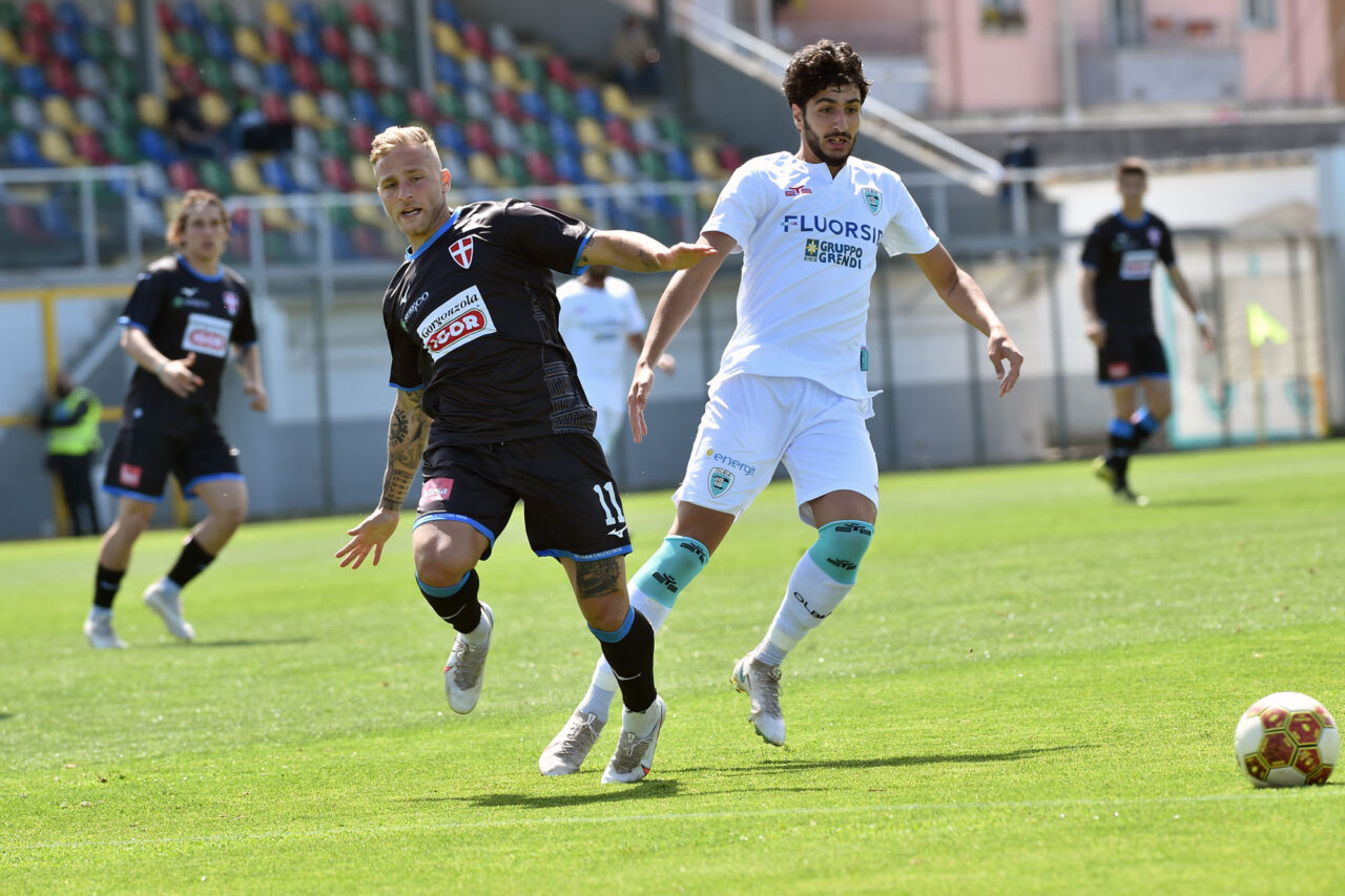 Un “folle” Novara calcio conquista solo un punto contro l’Olbia