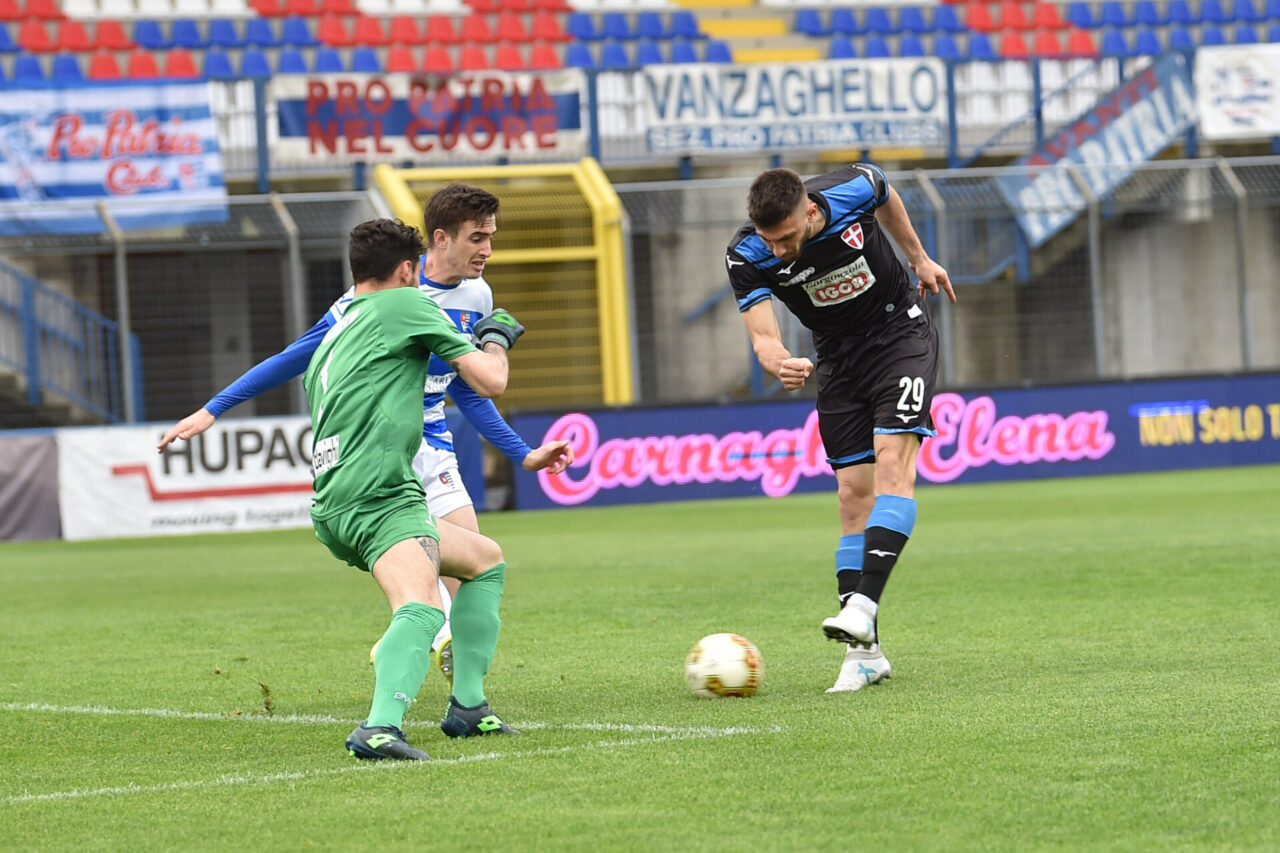 Il Novara calcio espugna Busto Arsizio