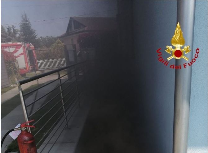Scantinato in fiamme a Briga Novarese: intervengono i pompieri