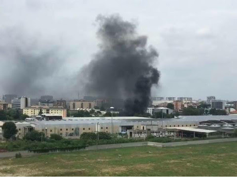 Incendio area industriale Trecate, il Codacons: ”Pericolo per la salute”