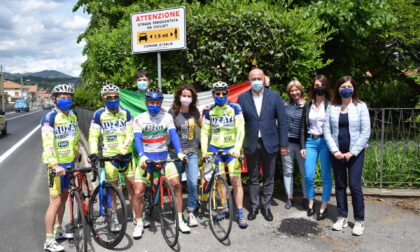 A Gozzano posizionato sulla statale il cartello salva ciclisti