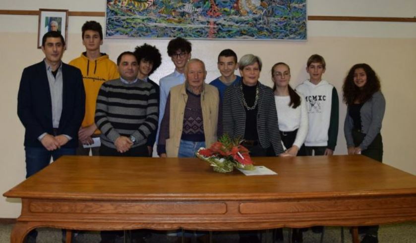 Sindaco di Castelletto: “Non lasceremo morire le borse di studio create da Besozzi”