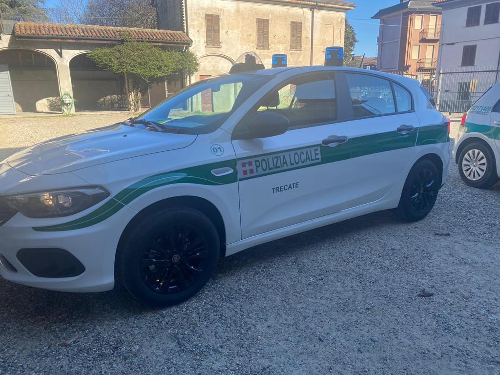 Trecate ubriaco aggredisce la cassiera di un supermercato: fermato dalla polizia