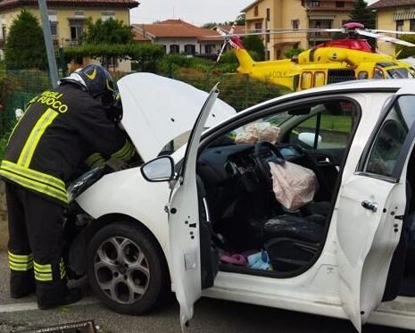 Incidente a Oleggio: automobilista soccorso con l’elicottero in via San Giovanni