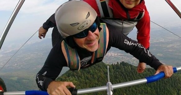 Precipita nel vuoto e muore: non si era legato al deltaplano