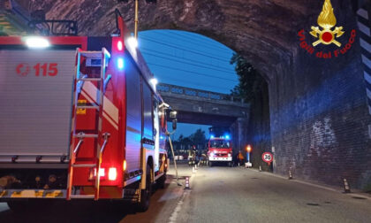 Arona parti pericolanti nel ponte di via Milano: intervengono i vigili del fuoco
