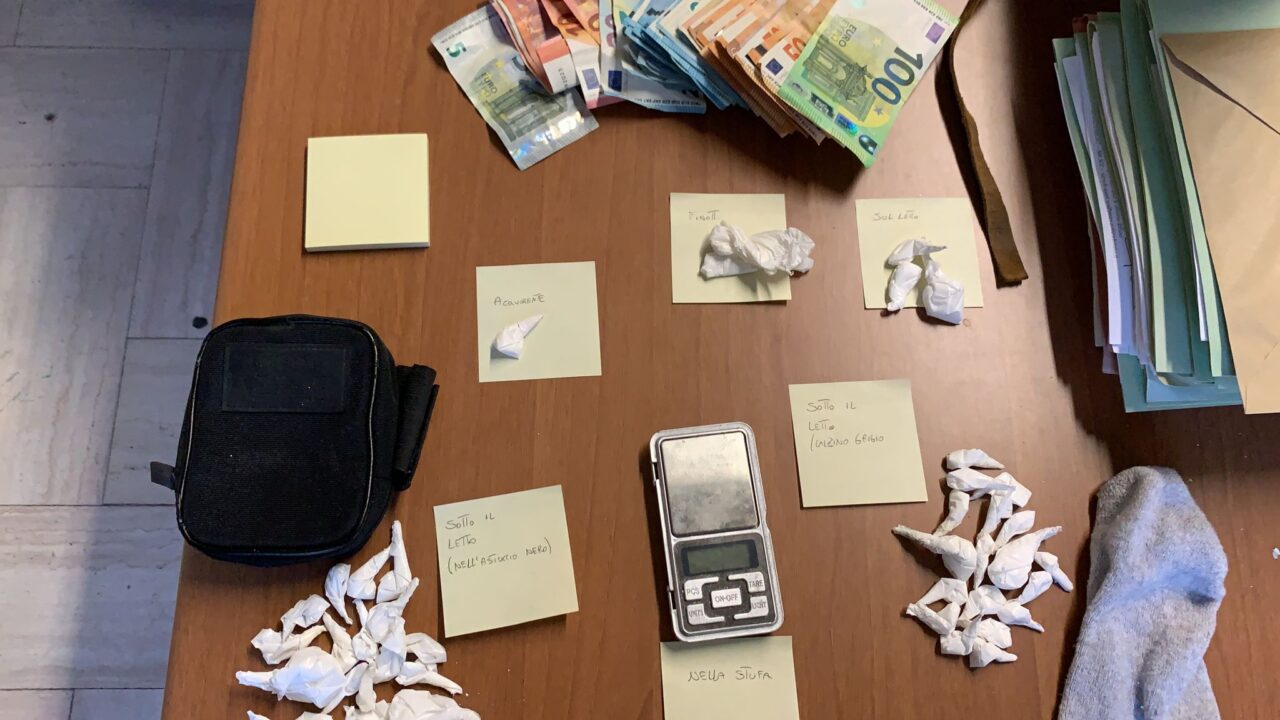 Pernate arrestato cittadino marocchino con 60 dosi di cocaina