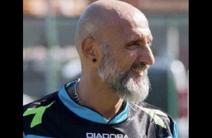 Arbitro di calcio stroncato da malore a soli 48 anni