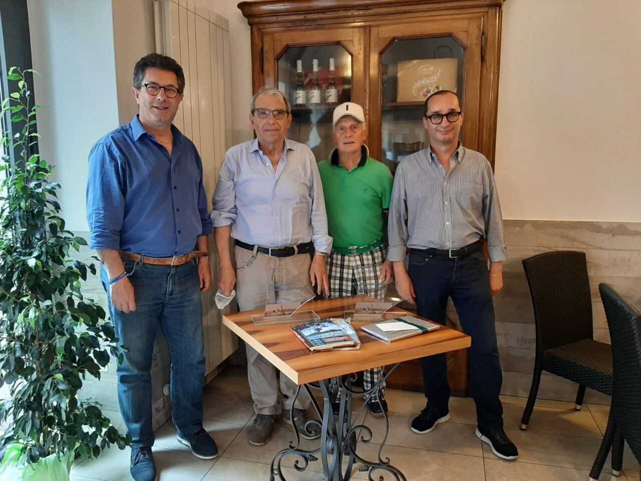 Amici del dialetto di Arona premiano Leva e Di Bella