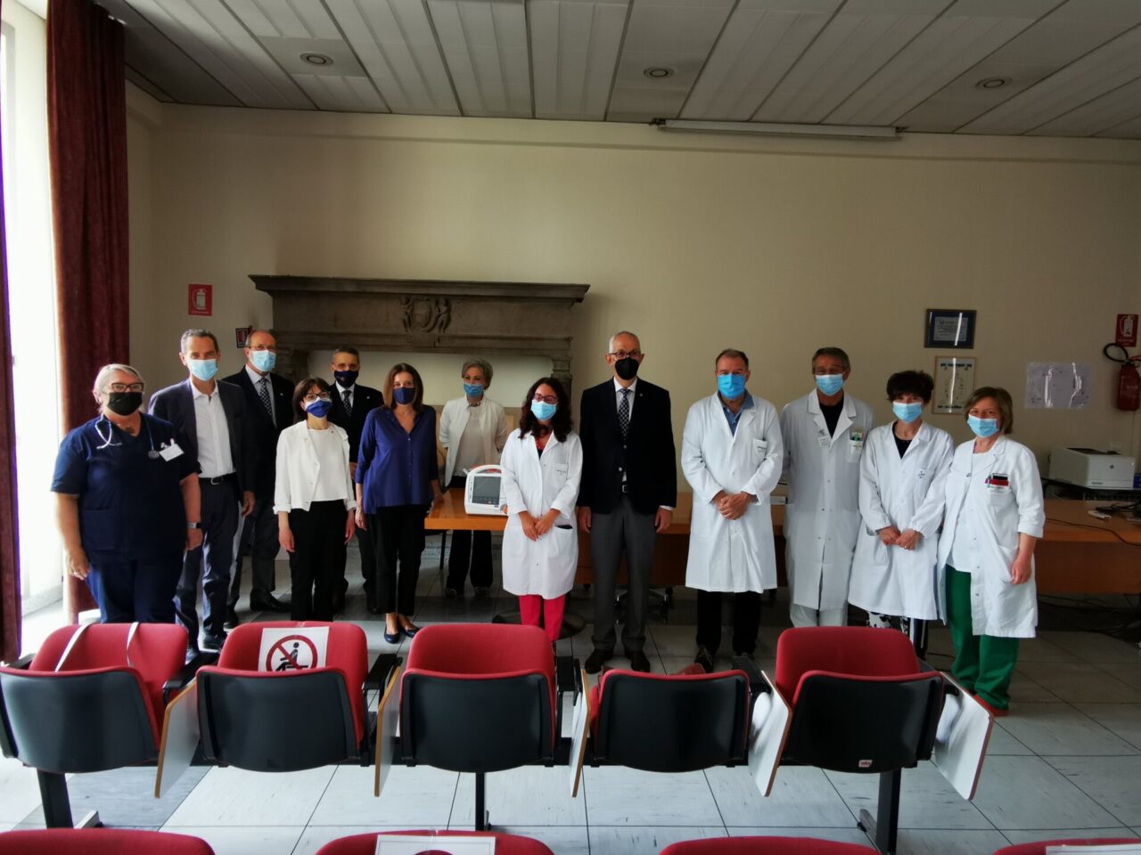 Donato un defibrillatore al Pronto Soccorso di Borgomanero