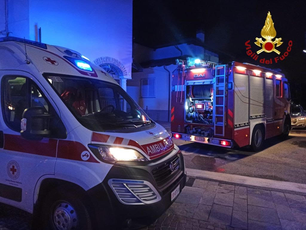 Pombia casa in fiamme: intervento dei vigili del fuoco