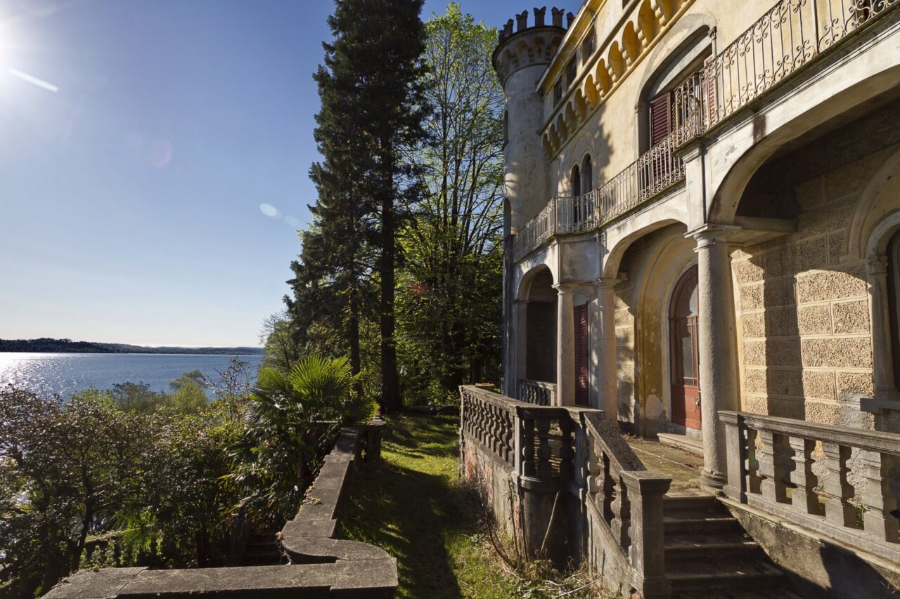 Stresa in vendita il Castello di Gianfranco Ferrè: guarda le immagini!