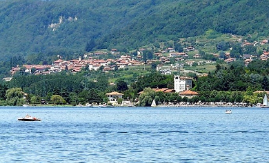 22enne muore annegata nel lago di Viverone