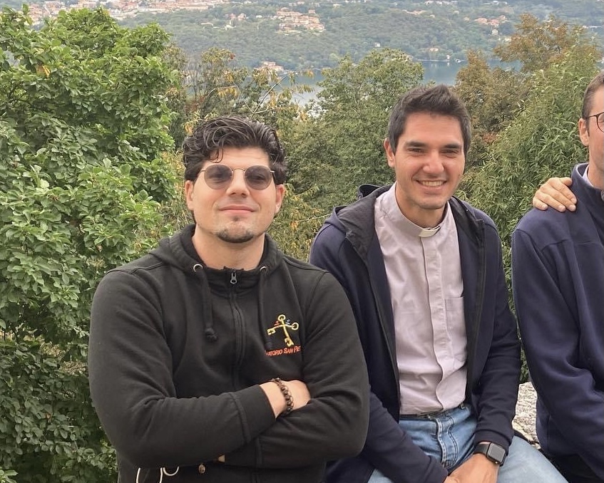 Don Gianluca De Marco lascia la parrocchia di Arona: al suo posto don Samuele Pizzolato