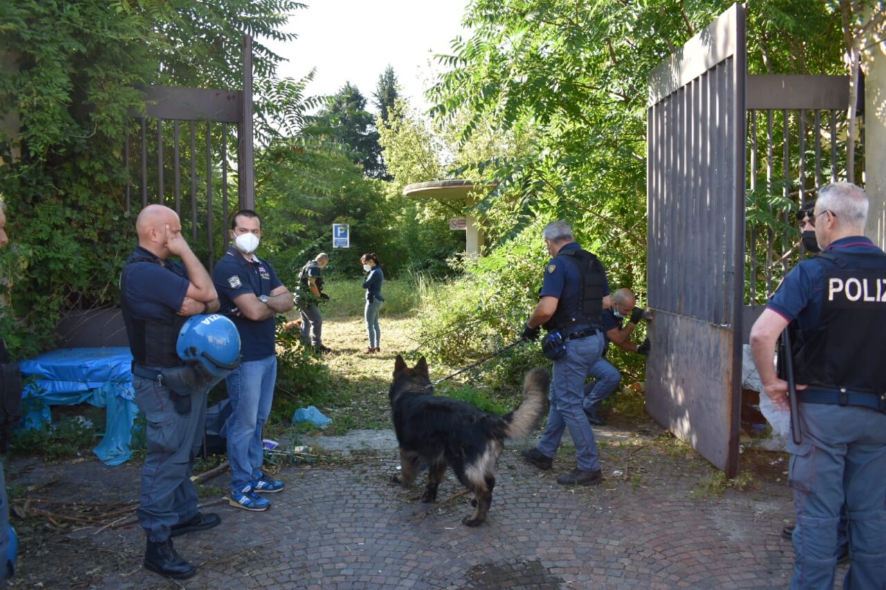 Novara sgomberato l’ex Cotonificio Olcese: era la “casa dello spaccio”