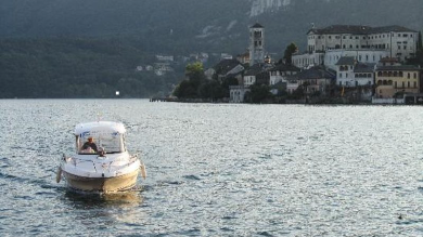 Passerella sul lago d’Orta: l’idea dell’Unione turistica che non piace al sindaco