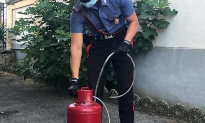Con la bombola del gas voleva far saltare la casa del vicino