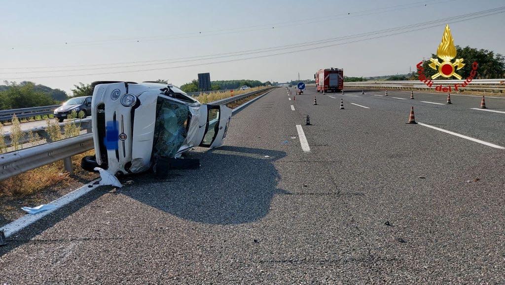 Incidente in autostrada a Vicolungo: quattro feriti