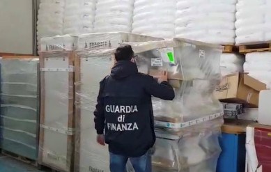 La truffa del lockdown, i legami con la mafia e le gigantografie di "Scarface": coinvolto il novarese