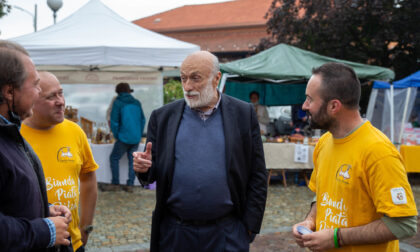 Il fondatore di Slow Food Carlin Petrini a Fontaneto d'Agogna per la cipolla bionda