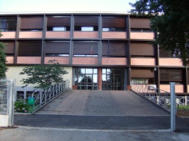 Polemica al Fauser: “La Provincia ci ha tolto le aule di via Camoletti”