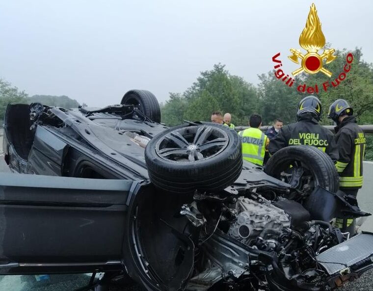 Auto si ribalta in autostrada a Cressa: due feriti in codice giallo all’ospedale di Borgomanero