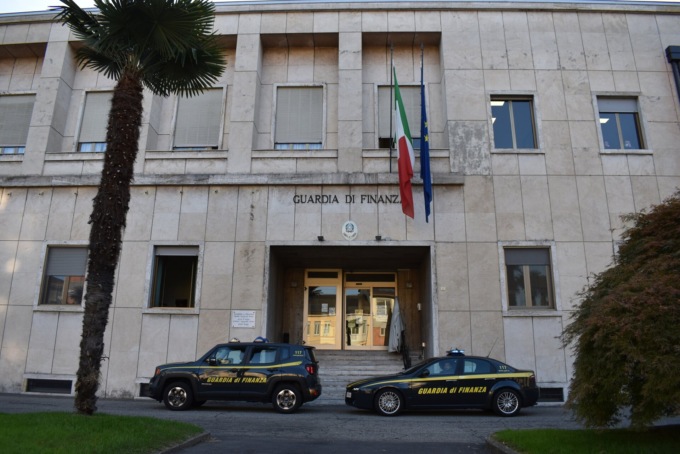 Costruiva case in Svizzera ma non versava tasse in Italia: nei guai imprenditore novarese