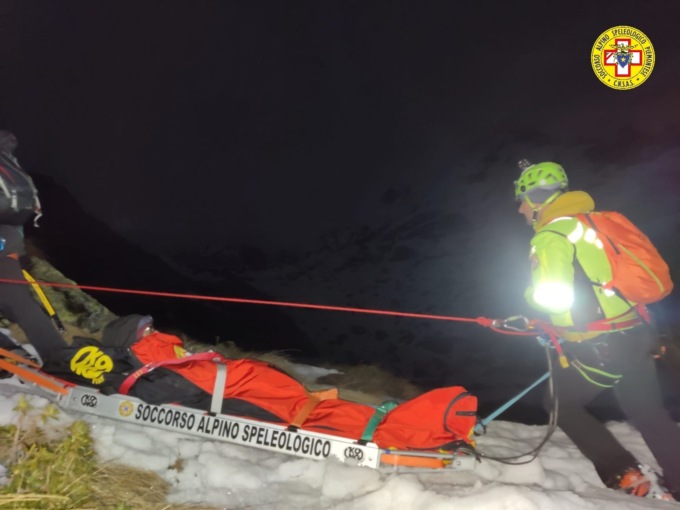 Comitiva di 15 escursionisti bloccata a 2100 metri: intervento del Soccorso Alpino