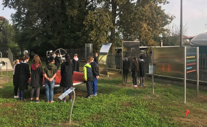 Vicolungo outlet dona un parco giochi alla scuola del paese