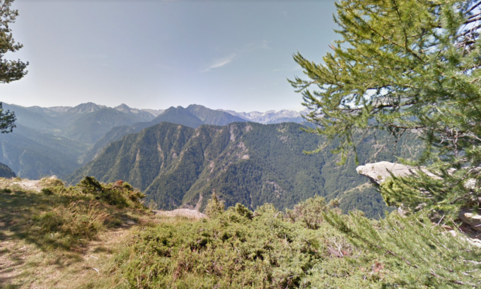 Precipita in un dirupo con l’auto: morto ragazzo di 21 anni