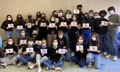 Acs del liceo Antonelli: "Il silenzio aiuta il carnefice, mai il torturato"